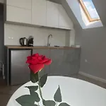 студио с вана и гледка в 