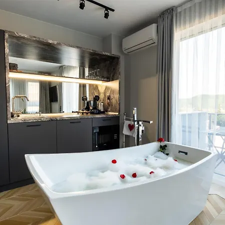 Apartment студио с вана и гледка в 