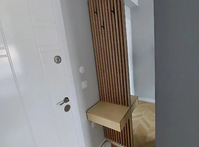 студио с вана и гледка в 