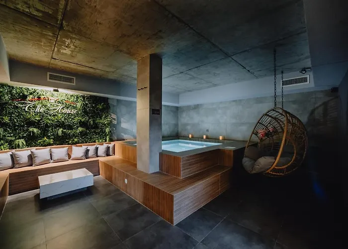 студио с вана и гледка в 